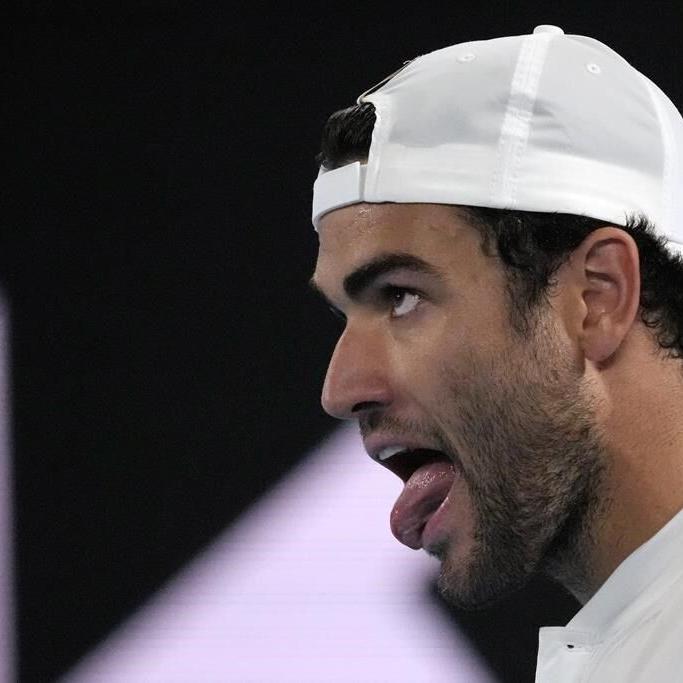 Are bad shots, blown leads at Australian Open 'choking'?